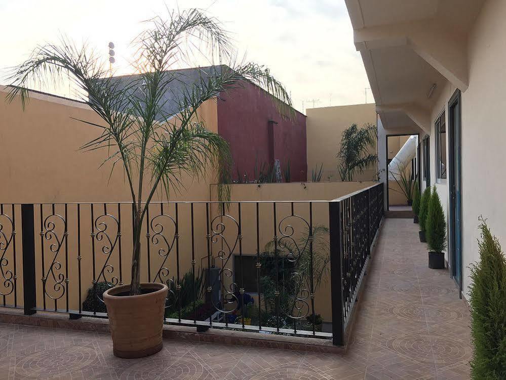 Oyo Hostel Oasis Centro Cerca Del Hospital Issste Hospital Jose Ma Morelos Mexikóváros Kültér fotó